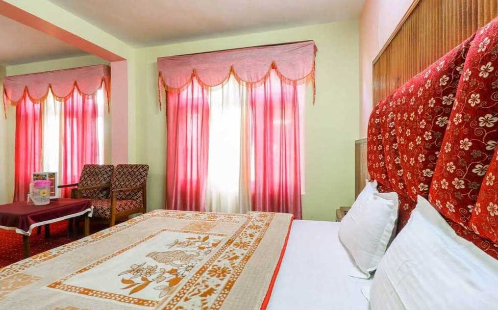 Hotel-Mohan-Palace-7