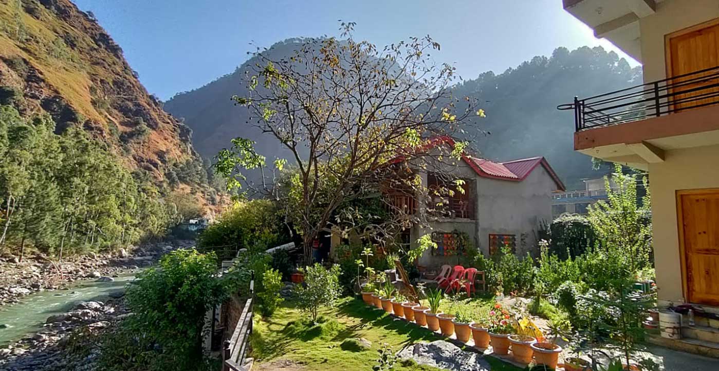 Tirthan-Grand–Riverside9